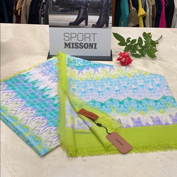 HOST PIC MISSONI SARONG/SCARF/WRAP LARGE BEAUTIFUL SIGNATURE PRINT W/ FRINGE - Picture 3 of 9